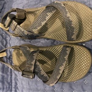 Boys Chacos size 2! Great condition!